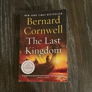 The Last Kingdom by Bernard Cornwell - Paperback Book